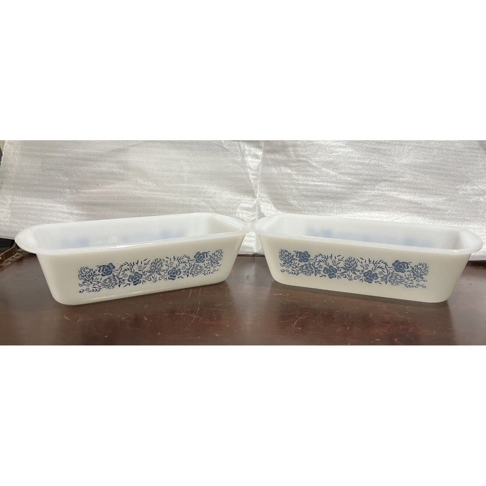 Vintage OvenWare 522-Loaf Pan Milk Glass -White with‎ Blue Clover Print -USA - 2